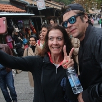 Benicio Del Toro, Sarajevo Sightseeing Tour, Sarajevo Mahala Tour, Sarajevo Film Festival, 2015 (C) Obala Art Centar
