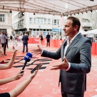 Enis Bešlagić, Actor, Red Carpet, National Theatre, 30th Sarajevo Film Festival, 2024 (C) Obala Art Centar