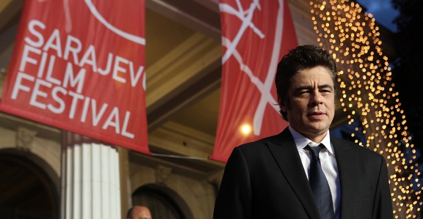 Glumac Benicio Del Toro prošao crvenim tepihom Sarajevo Film Festivala
